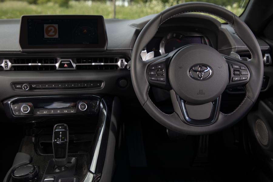 Торпедо Toyota GR Supra (A90) 2019 года  (UK) (фото 26 из 91)